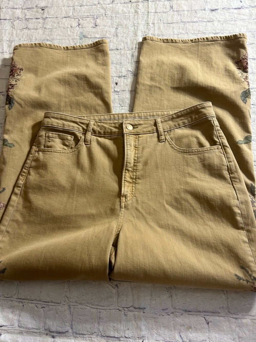 CHICO’S EMBROIDERED HIGH-RISE WIDE LEG JEANS BOHEMIAN FLORAL TAN COLOR SIZE 14R - Picture 8 of 15